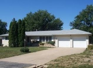 15216 Pinecrest Dr, Council Bluffs, IA 51503