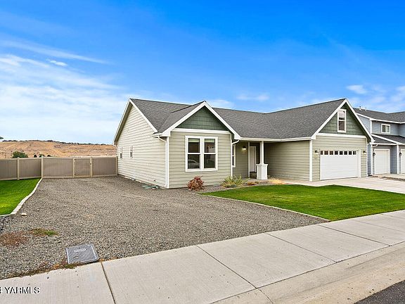 3rd image of 1505 W Naches Ave