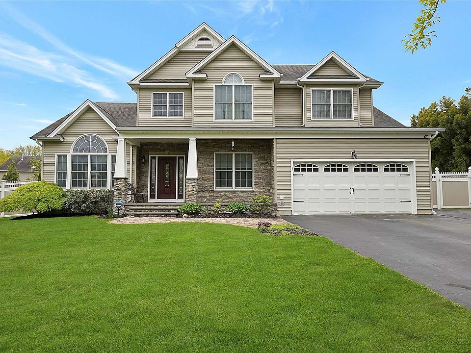 1st image of 17 Franciscan Ln