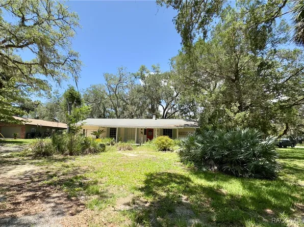 6702 Riverside Dr, Yankeetown, FL 34498