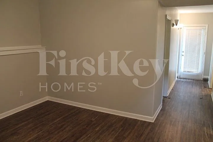 619 N Crest Dr — Photo 15