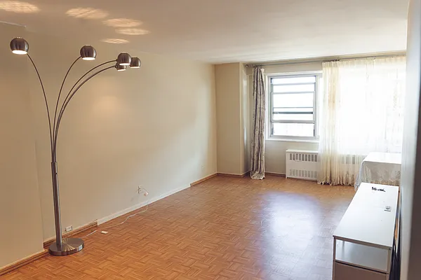Living room, photo 1