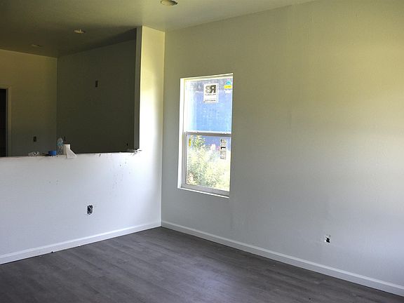 3rd image of 1614 Polk St