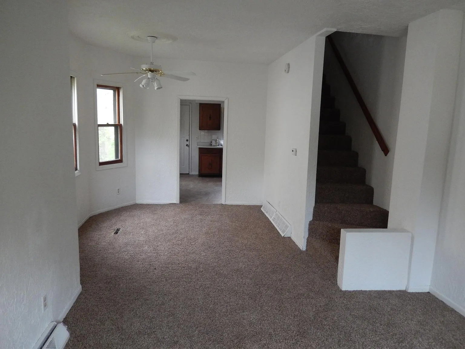W 6th St, Davenport — Photo 4