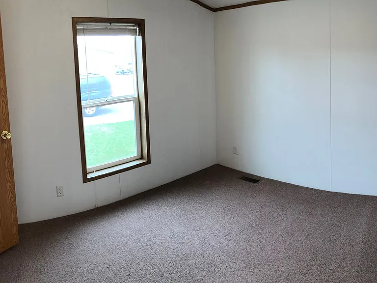 2729 Cahill St — Photo 6