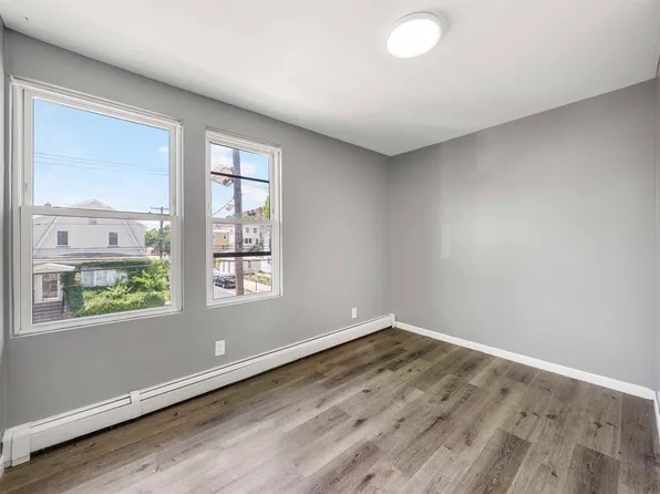 906 76th Street image 9 of 20