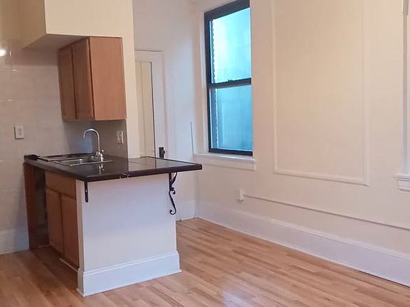 2nd image of 1324 Locust St APT 912