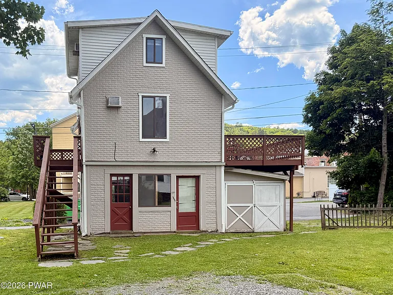 203 E Ann St #R — Photo 1