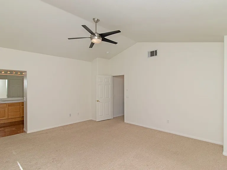 5571 Foxtail Loop — Photo 16