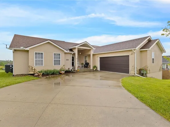 107 E 12th St, Knob Noster, MO 65336