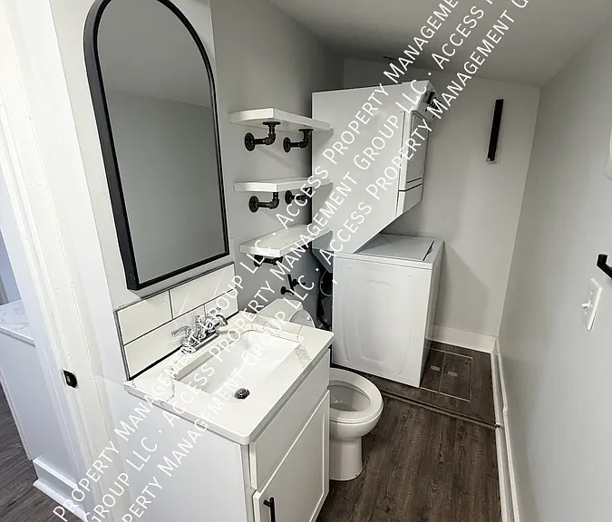 908 Courtney St NW — Photo 14