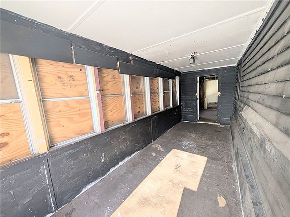 3rd image of 77 Heidelberg St