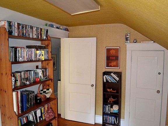 3rd floor small bedroom