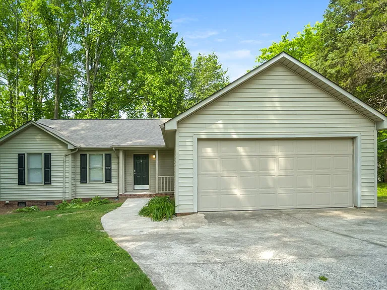 6262 Morehead Rd — Photo 3
