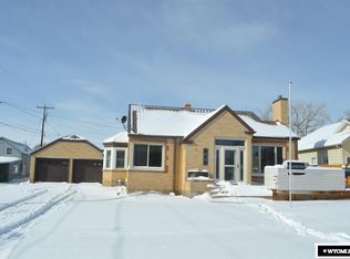 616 8th St, Rawlins, WY 82301