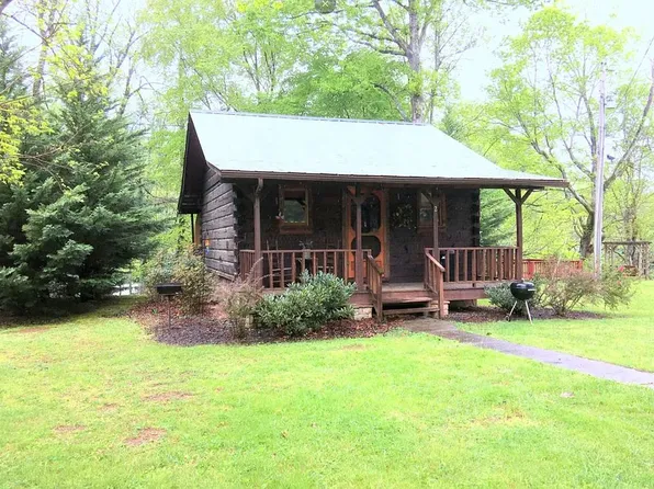 313 Stables Dr, Townsend, TN 37882