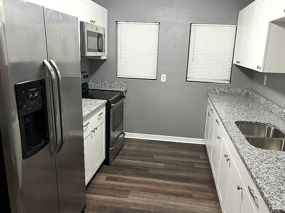 2nd image of 3035 Myrtle St