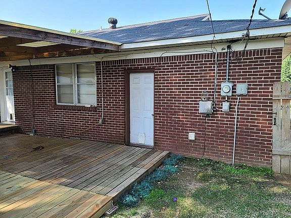 Covered patio area