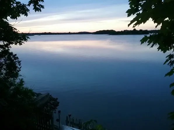 634 Park Ave, Portsmouth, RI 02871