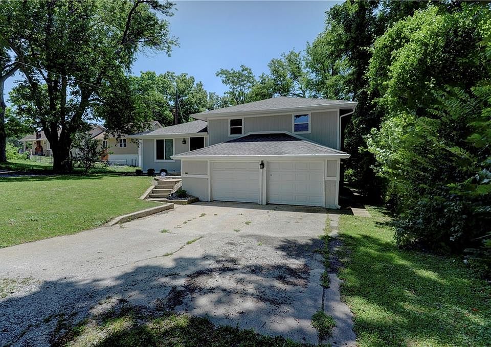 1015 Cheyenne St, Leavenworth, KS 66048 Zillow