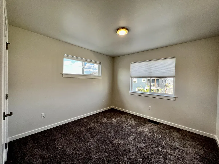 5526 Leiden Ln — Photo 32