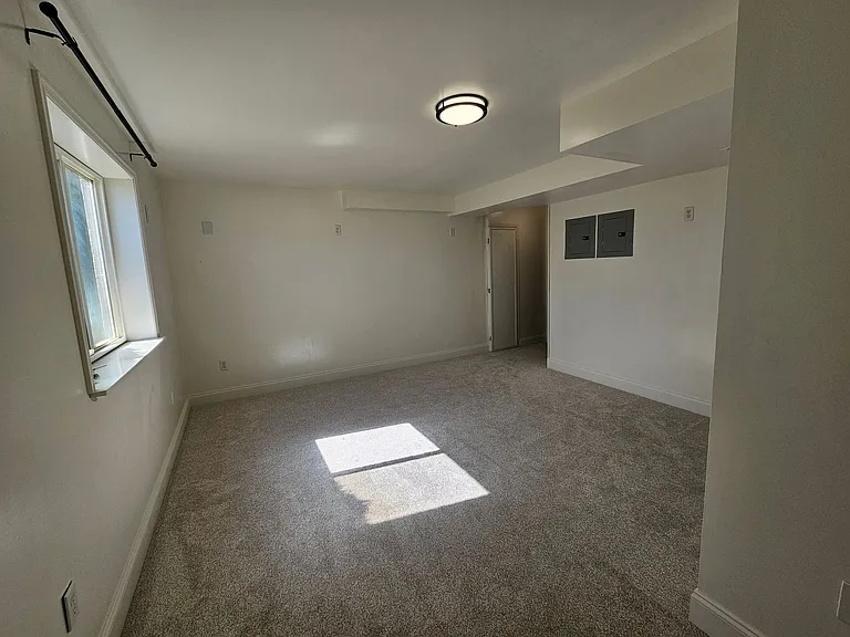 4698 Colander Dr — Photo 32