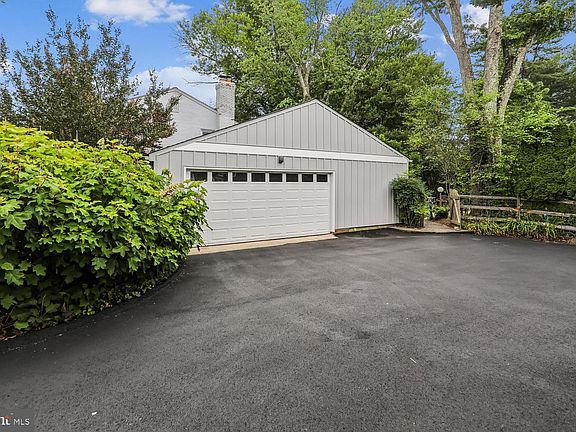 3rd image of 15704 Ancient Oak Dr