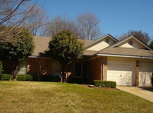 2815 Glen Ridge Dr, Arlington, TX 76016