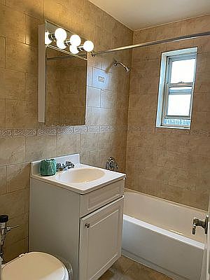 5th image of 6 Highland Ave #2B