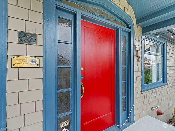 5th image of 812 N I Street