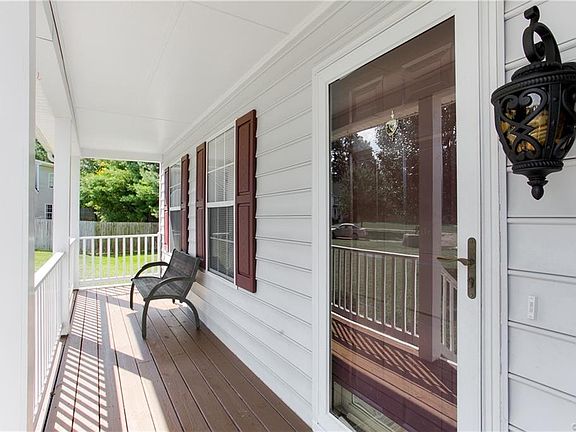 2nd image of 3412 Collier Ct