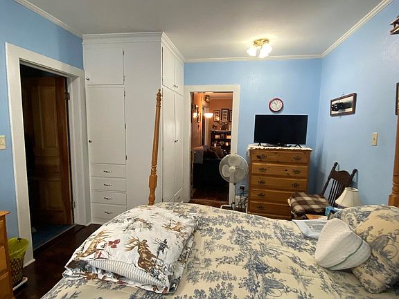 4th image of 468 E Chicago St