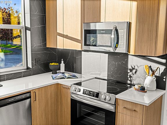 5th image of 6219 NE Stanton St