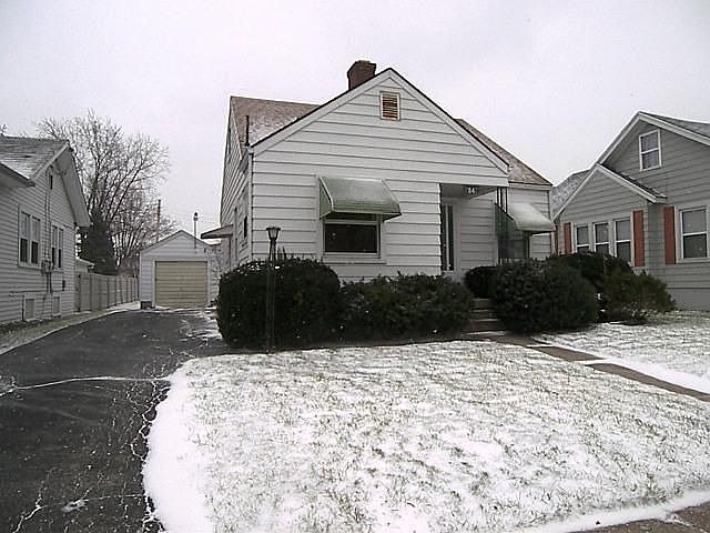 1st image of 2842 Revere Ave