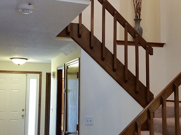 Entry to cathedral DR/stairs