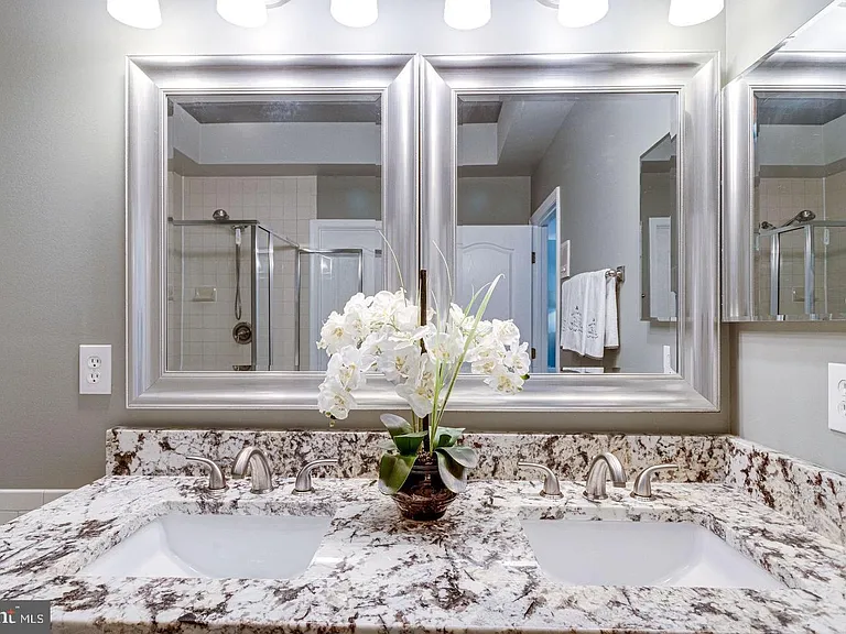 6485 Sutcliffe Dr — Photo 43
