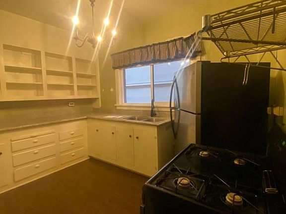 2nd image of 229 1st Ave N APT 204