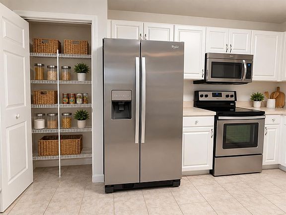 5th image of 2348 SW 42nd Dr Unit 148