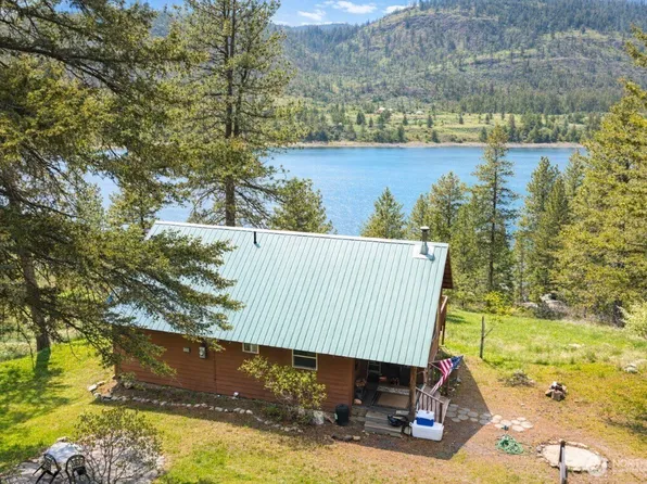 40 E Wannacut Lane, Oroville, WA 98844