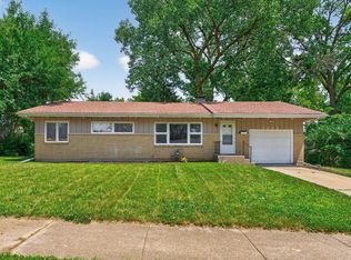 2014 24th St, Rockford, IL 61108