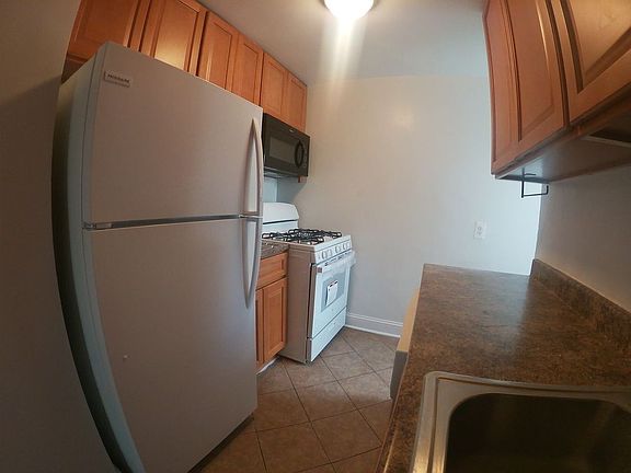 4th image of 20-80 28th St #3A