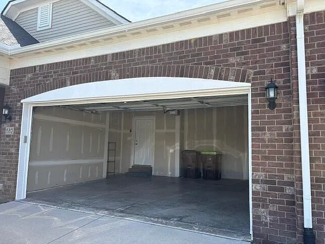 582 Ivyland St — Photo 21