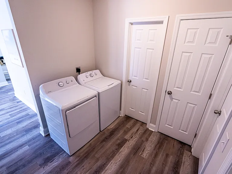 2902 Lexington Ave — Photo 10