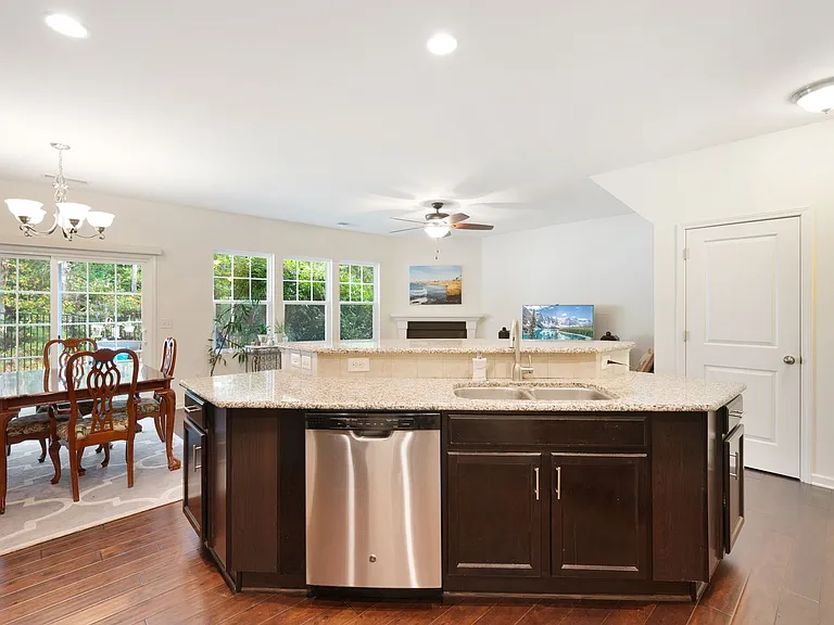2231 Tanners Mill Dr — Photo 5