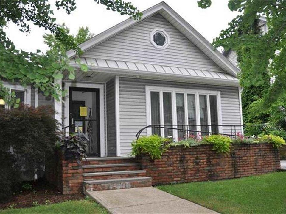 1st image of 169 Main St