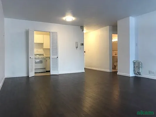 Rented by Akam Sales and Brokerage | media 3