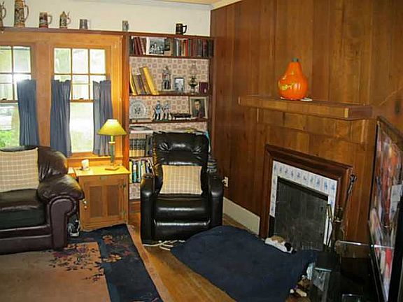 2nd image of 116 Pine St
