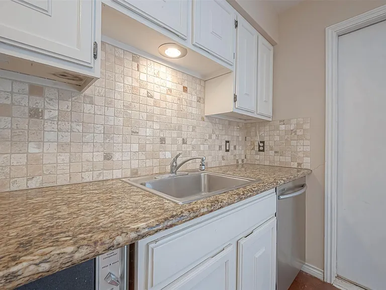 10217 Longmont Dr — Photo 17