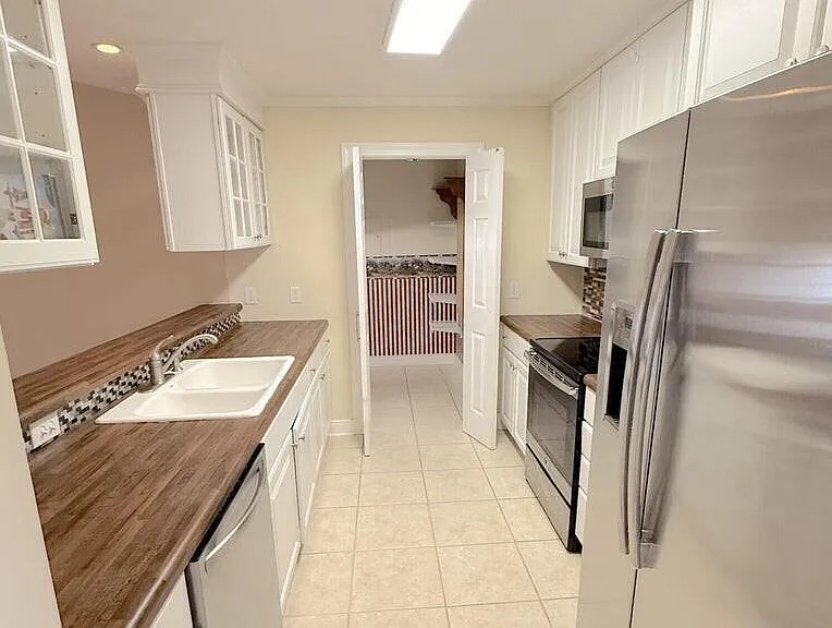 105 Emily Dr #B — Photo 6
