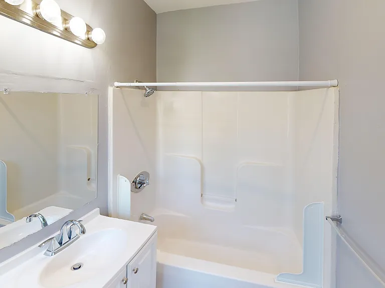 288 Highland St #3 — Photo 9